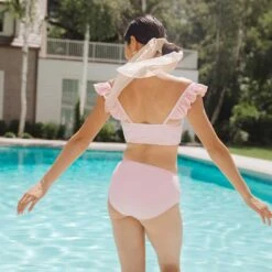 Ballet Pink Bella Crop Top -Swim Shoreline 369A0258 25d84212 568f 46fe 9c44 b8a088df98d1