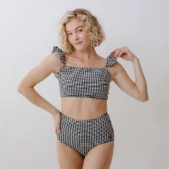 Hamptons Bella Crop, Black -Swim Shoreline 369A0368