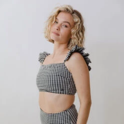 Hamptons Bella Crop, Black -Swim Shoreline 369A0378