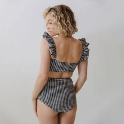 Hamptons Bella Crop, Black -Swim Shoreline 369A0383