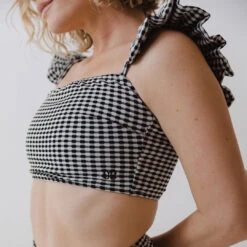 Hamptons Bella Crop, Black -Swim Shoreline 369A0393