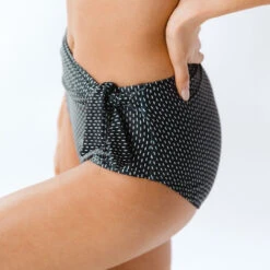 Simone Bottoms, Midnight Dash -Swim Shoreline 369A5909